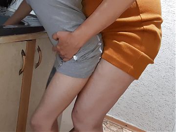 I get fucked by my stepmom while Im cleaning the kitchen - Lesbian-illusion