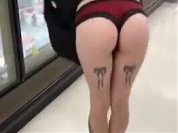 Public flash at the store 